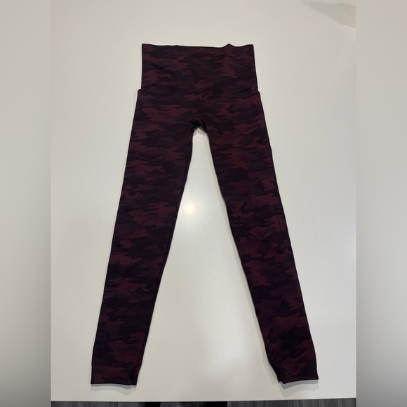 SPANX EcoCare Seamless Leggings - Picture 2 of 7